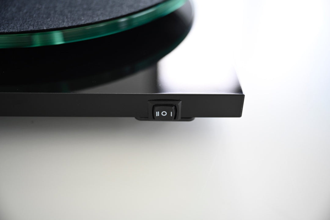 Pro-Ject T2 W Wi-fi Turntable